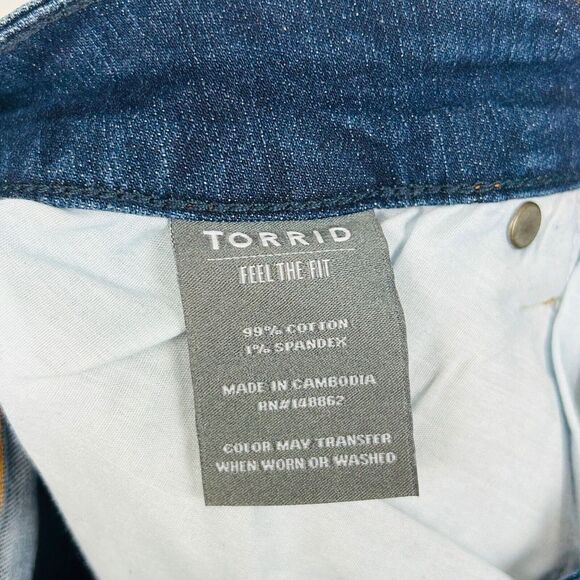 NWT Torrid Size 16 Boyfriend Straight Jeans Stretch Mid Rise Med-Dark Wash Short - Picture 15 of 15
